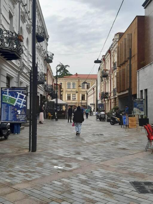 Romanticatbilisi Exterior foto