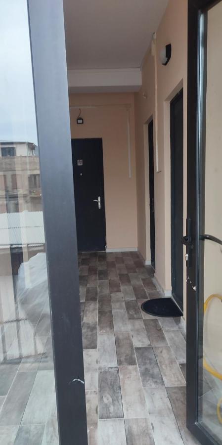 Romanticatbilisi Exterior foto